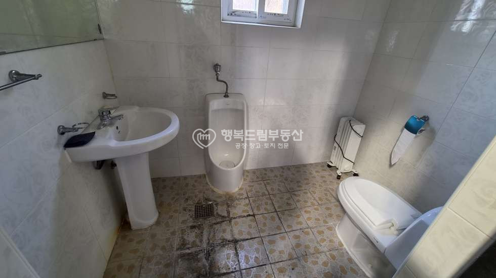 경기 광주시 도척면 진우리 경기광주 2차선변 내부사무실 있는 저렴한 창고 121평 창고임대 월세 매물번호 10111 사진 7
